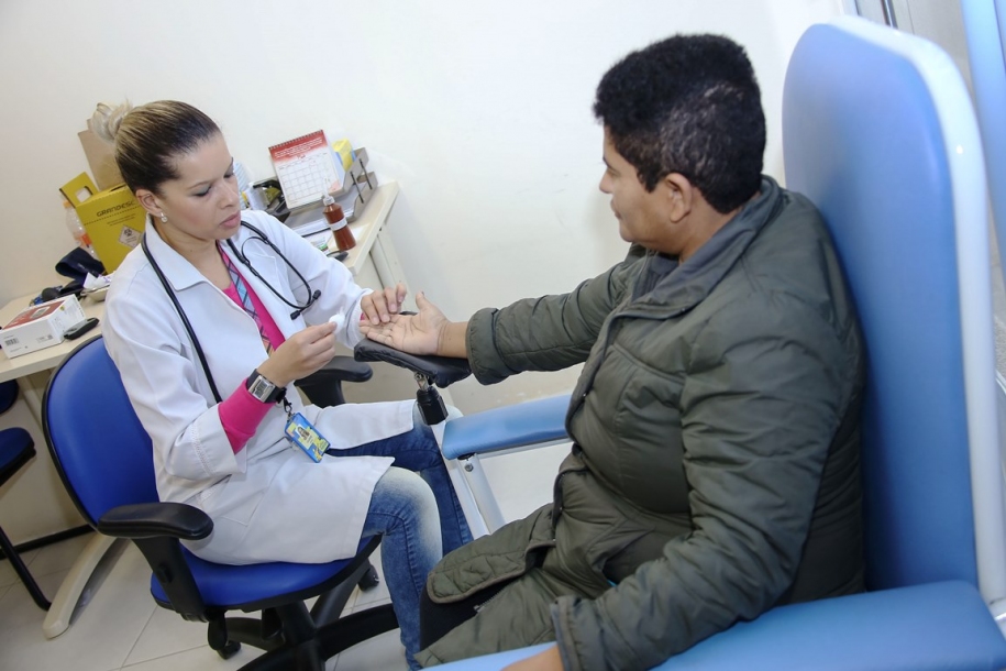 Cerca de 1.500 pacientes que usam insulina receberão o Glicosímetro