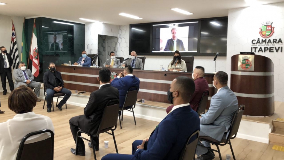 Prefeito mais votado do Brasil, Igor Soares toma posse em Itapevi