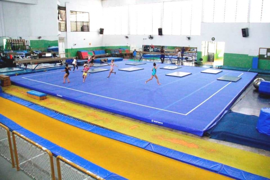 Academia de Ginástica Artística de Barueri recebe tablado moderno