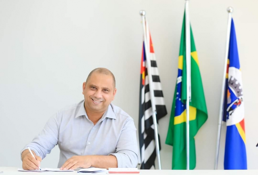 Marcos Tonho congela tarifa de ônibus em Santana de Parnaíba