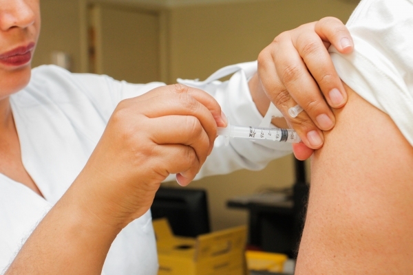 Em um mês, campanha vacinou quase 20 mil pessoas contra a gripe 