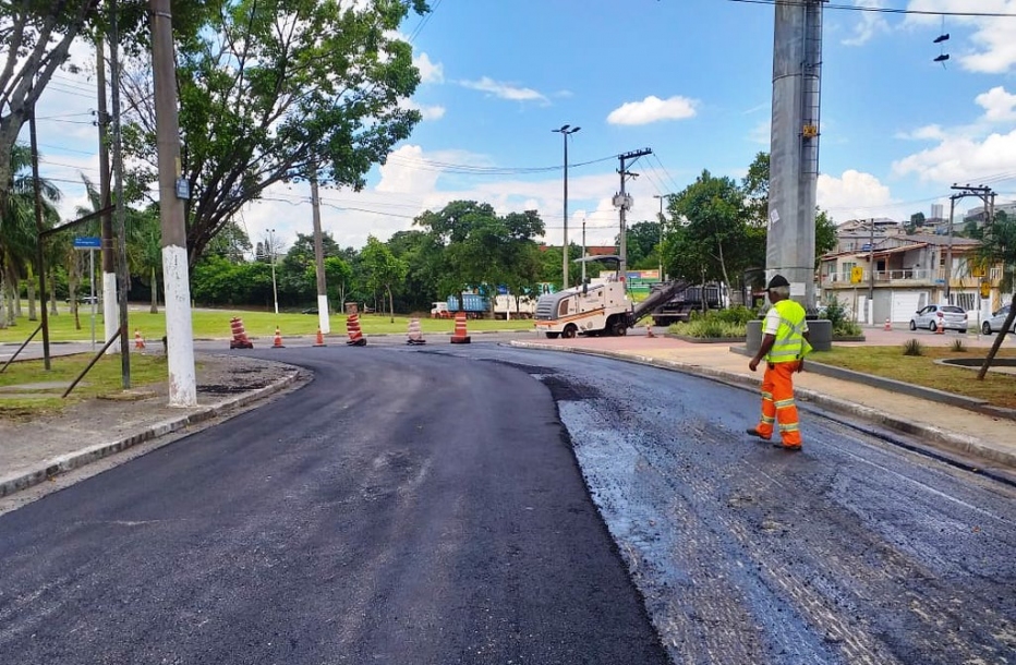 Barueri inicia obras de recapeamento viário em diversas avenidas