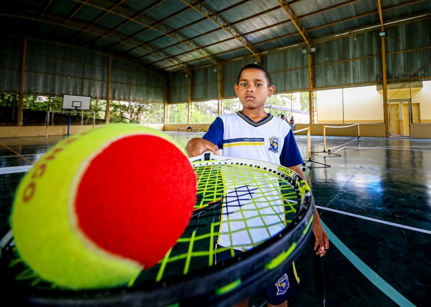 Projeto Raquetes para Vida atende 150 crianças no Cururuquara