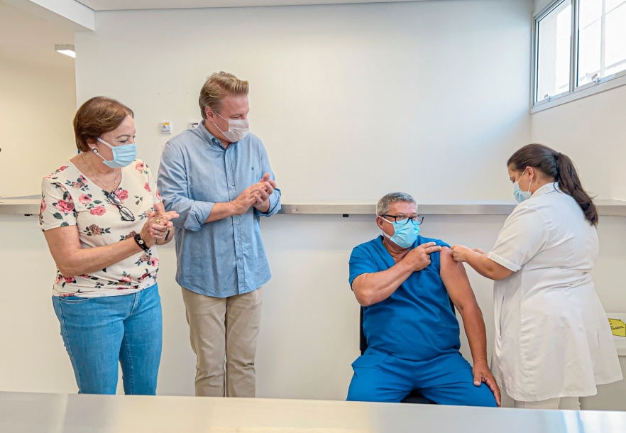 Itapevi também inicia vacinação contra Covid-19 com a coronavac