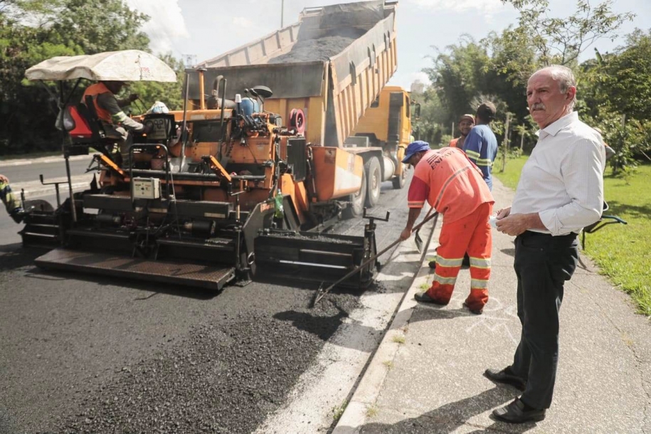 Secretaria de Obras promove recapeamento viário em Barueri