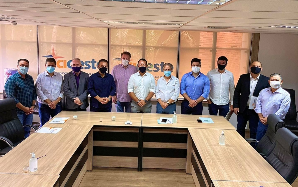 Prefeitos do CIOESTE debatem volta às aulas, vacinação e Plano SP