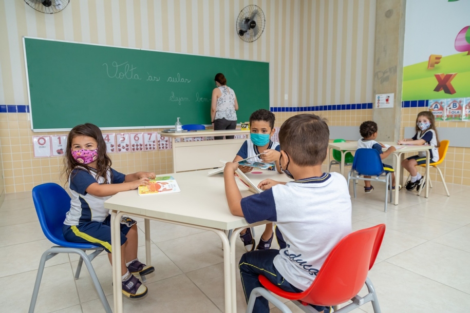 Alunos de Parnaíba voltam às aulas presenciais dia 1º de março