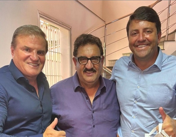 Elvis Cezar participa do programa do Ratinho na Rádio Massa