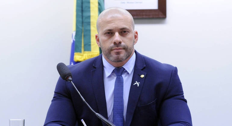 Deputado Federal Daniel Silveira é preso por criticar o STF 