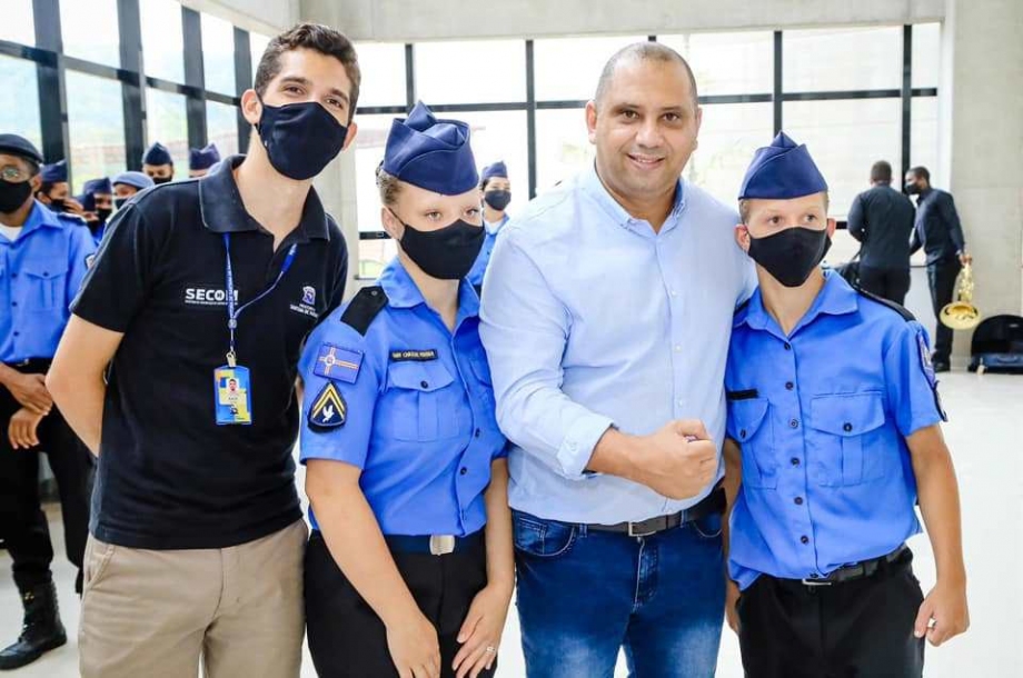 Marcos Tonho garante que jovens façam estágio na Prefeitura