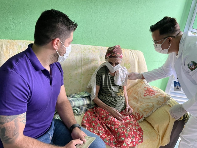 Idosos com 85 anos ou mais devem agendar vacinação contra Covid