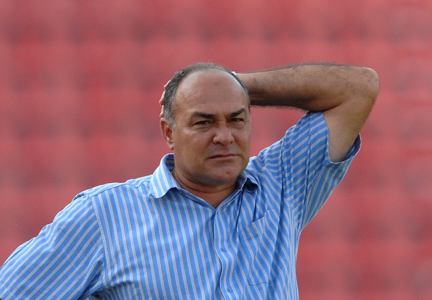 Técnico de futebol Ruy Scarpino morre de Covid-19