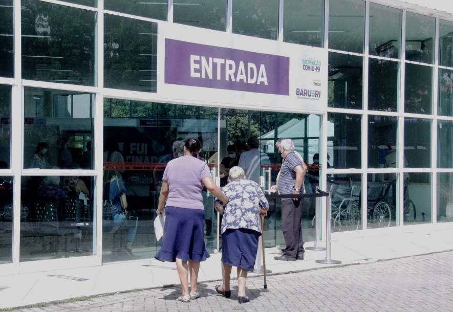 Barueri abriu todos os 6 polos de vacinação contra Covid-19
