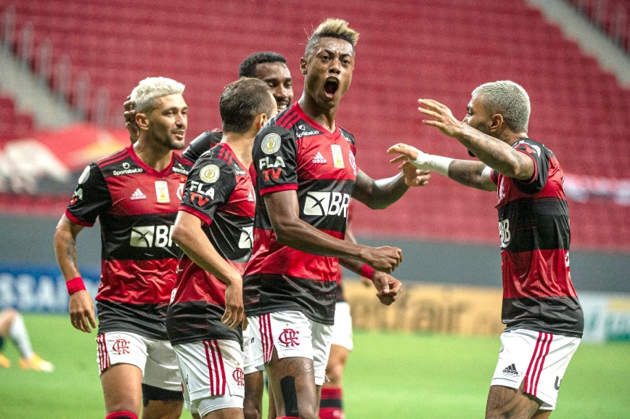 Palmeiras e Flamengo jogarão a supercopa do Brasil em Brasília