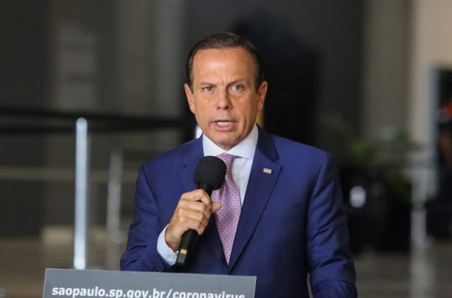 Doria discute fechar obras, indústrias e restringir circulação