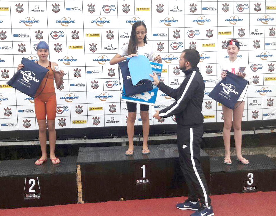 Atletas de Parnaíba participam de Torneio de Natação no Corinthians