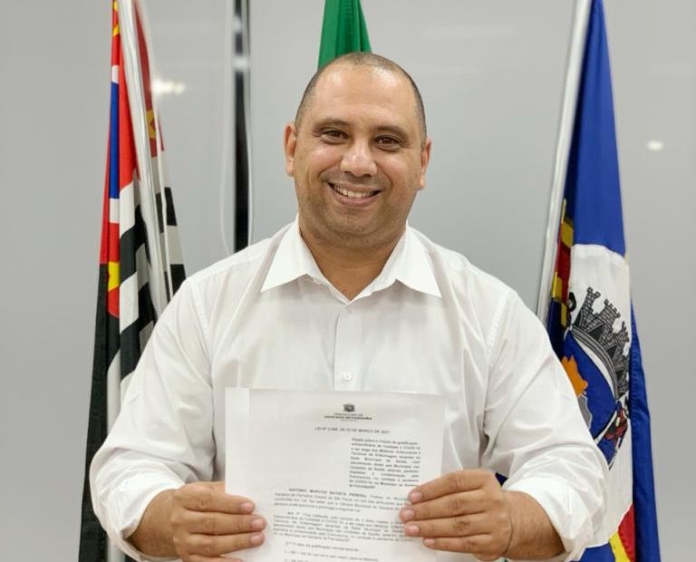 Marcos Tonho concede gratificação aos profissionais da saúde