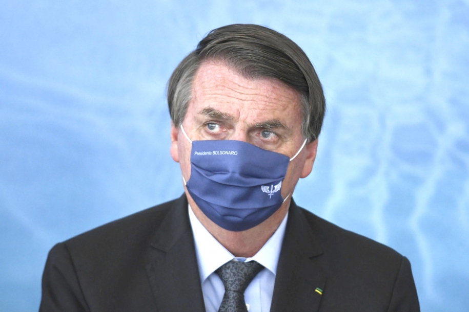 Bolsonaro garante distribuição de 562 milhões de vacinas em 2021