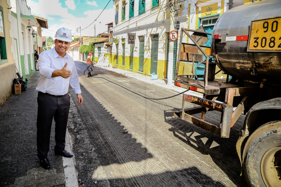 Centro Histórico de Parnaíba recebe recapeamento asfáltico