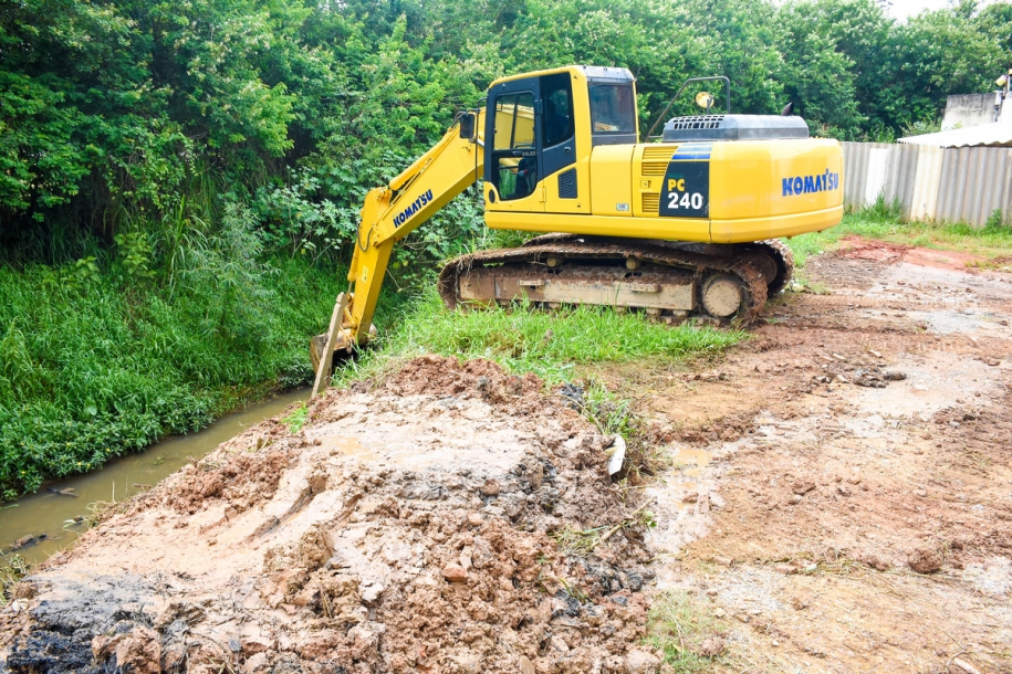 Cajamar continua com força tarefa de limpeza dos rios e córregos