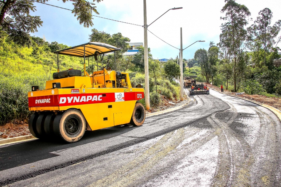 Recanto Sombra do Ipê recebe pavimentação