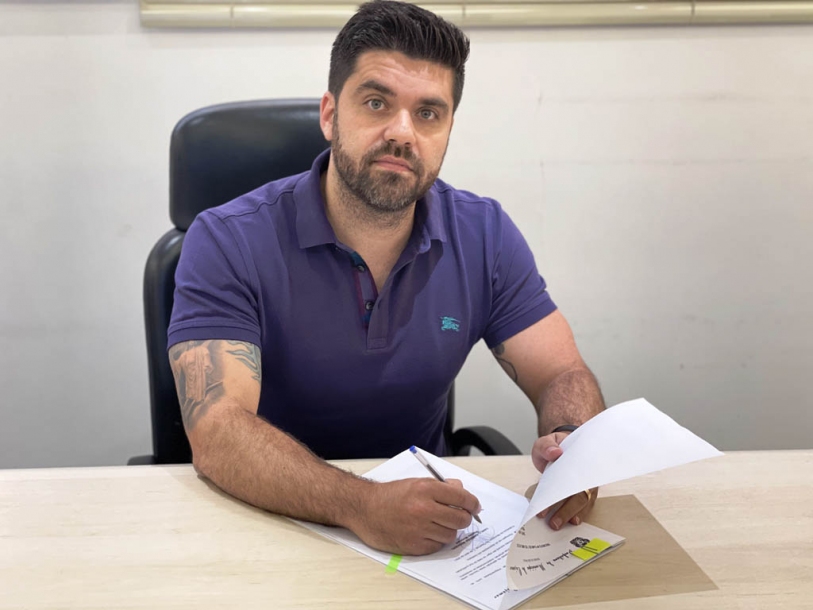 Danilo Joan assina decreto para multar empresa de ônibus