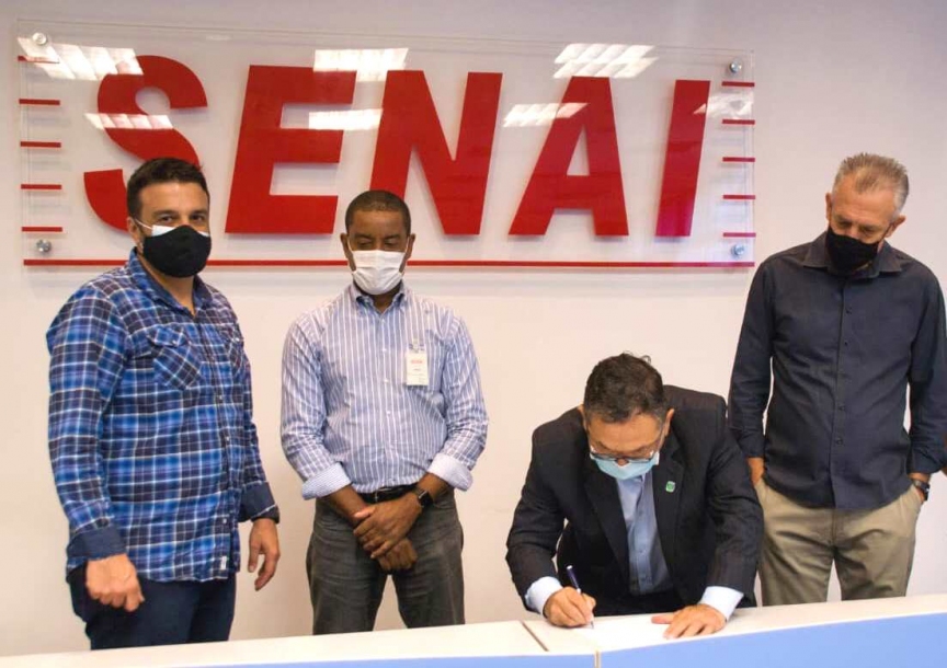 Dr. Sato assina parceria com SEBRAE para a abertura do Empreenda 