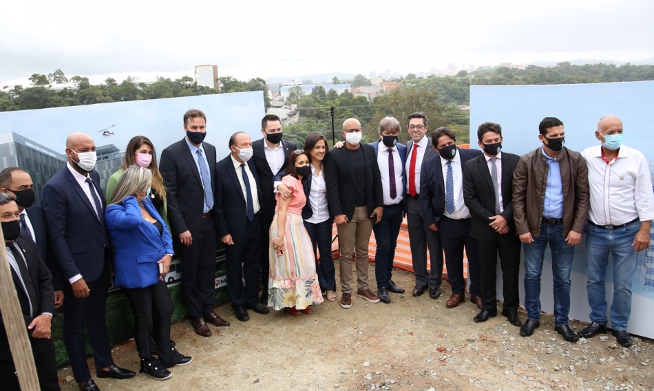 Vereadores de Barueri vistoriam obras do novo Hospital Regional