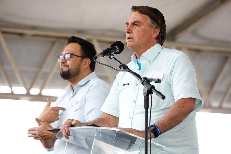 Bolsonaro chama Renan Calheiros de "picareta" e "vagabundo"