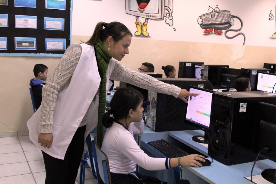 Plataforma digital entusiasma alunos da rede de Barueri a lerem mais