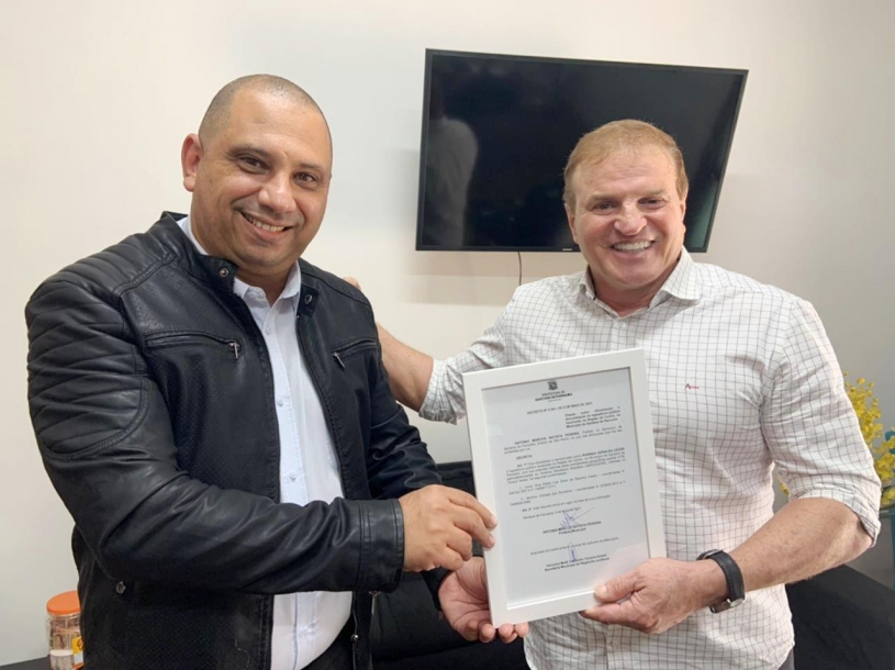 Avenida em Parnaíba recebe o nome do pai do deputado Cezar