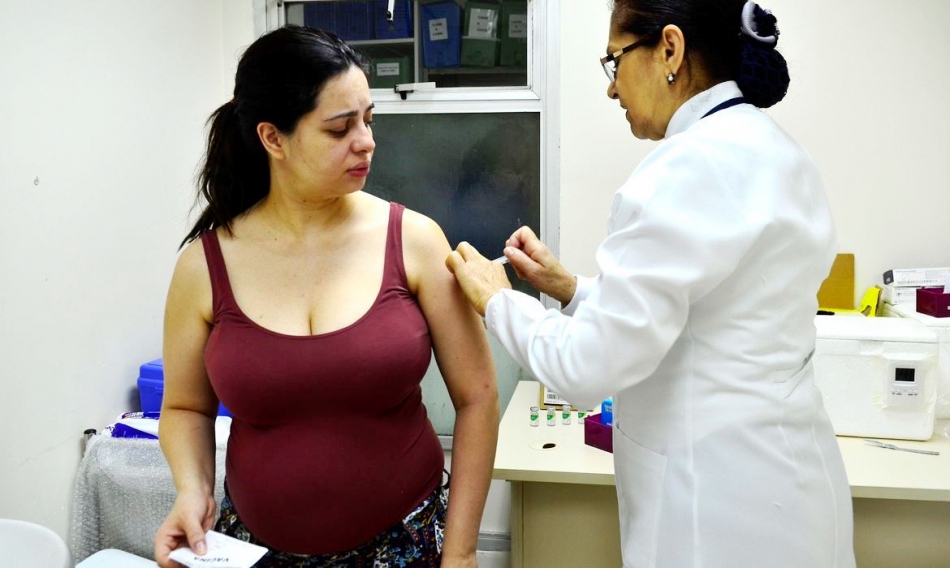 Gestantes e Puérperas sem comorbidades podem vacinar contra covid