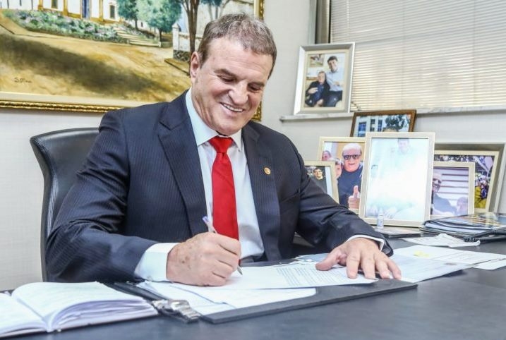 Deputado Cezar libera R$ 2,1 milhões para Saúde de 18 cidades