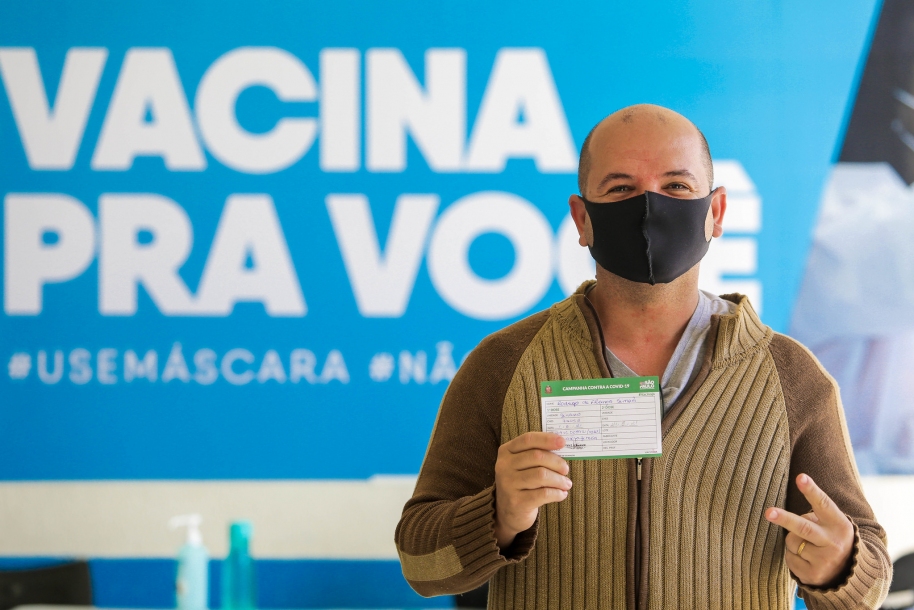 Itapevi inicia vacinação de pessoas acima dos 43 anos