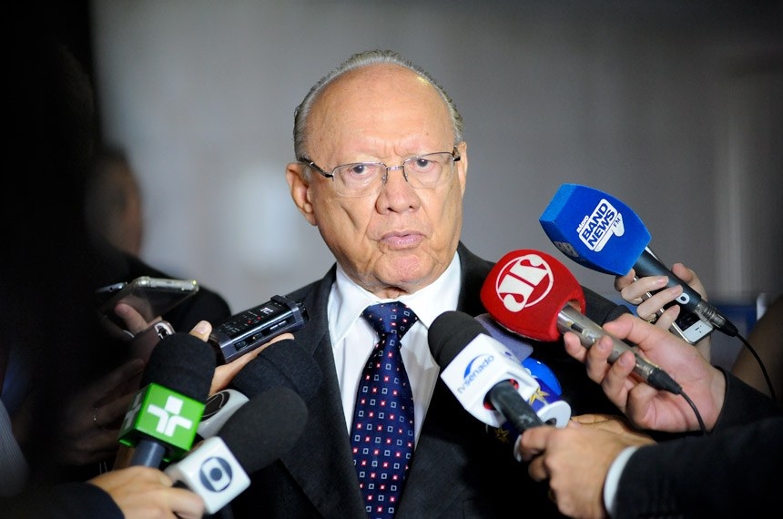 Senador João Alberto arquiva representação contra Aécio Neves 