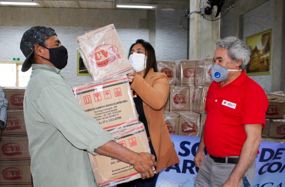 Fundo Social doa 2 mil cestas básicas para famílias carentes 