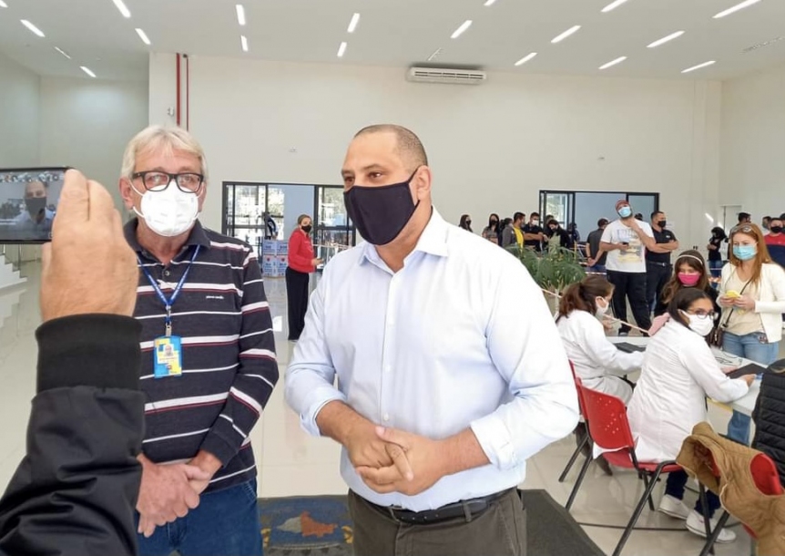 Parnaíba atinge quase 60% da população vacinada contra COVID-19