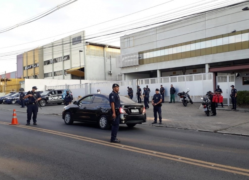 GCM de Osasco prende suspeito armado e faz operação bloqueio