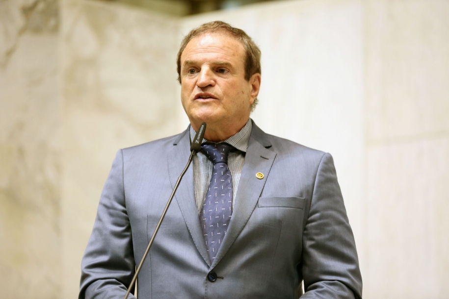 Deputado Cezar apresenta projeto para consumo consciente de água