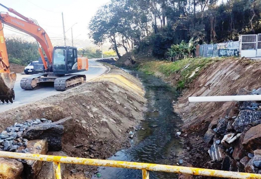 Secretaria de Obras de Cotia faz investimentos no Jardim Rosemary
