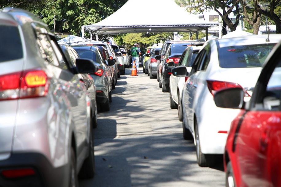 Osasco cria dois vacinódromos para atender adultos com 30+ 
