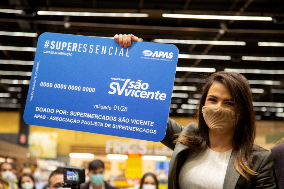 Rede de supermercados inaugura loja e gera cerca de 300 empregos 