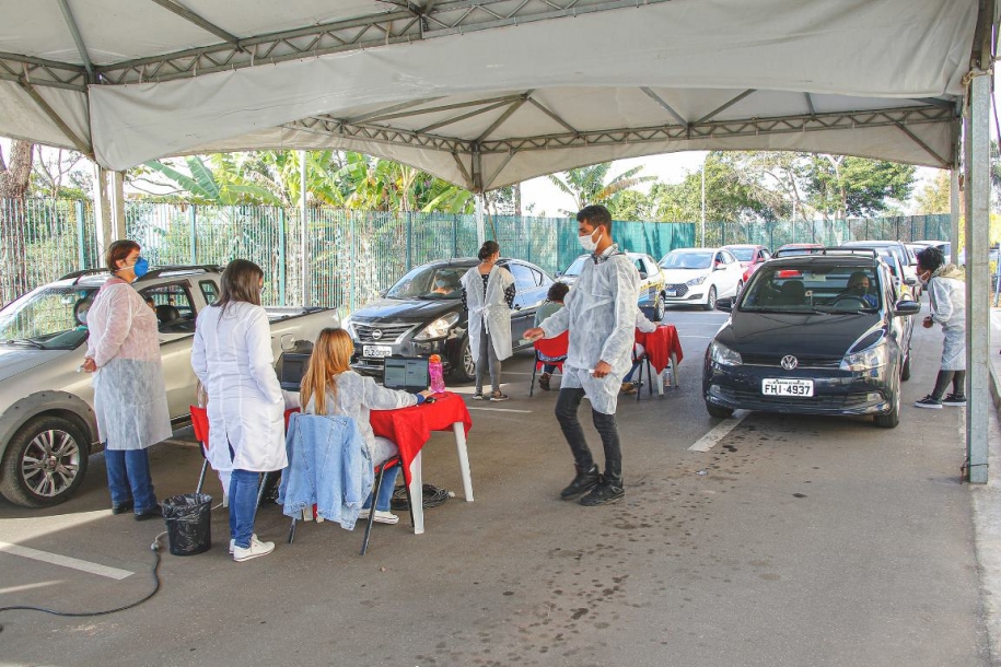 Globo destaca cadastramento de adolescentes para vacinação