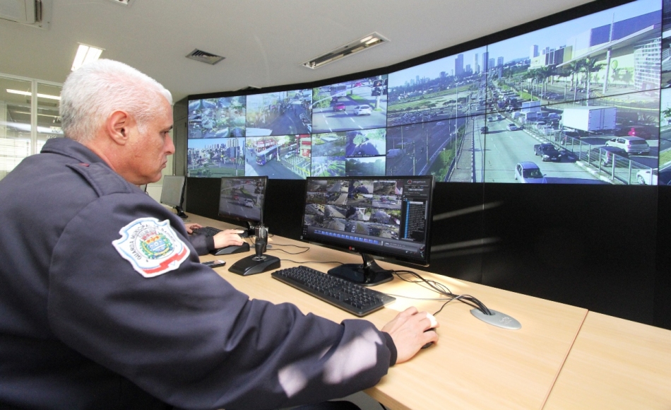 Barueri implanta mais 30 câmeras de segurança na cidade