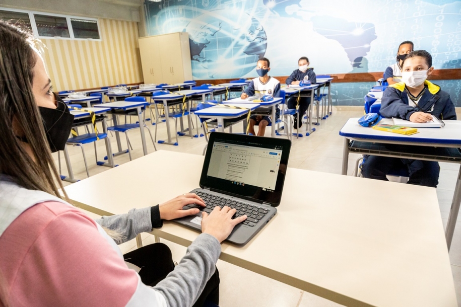 Parnaíba investe em tecnologia e qualificação dos professores