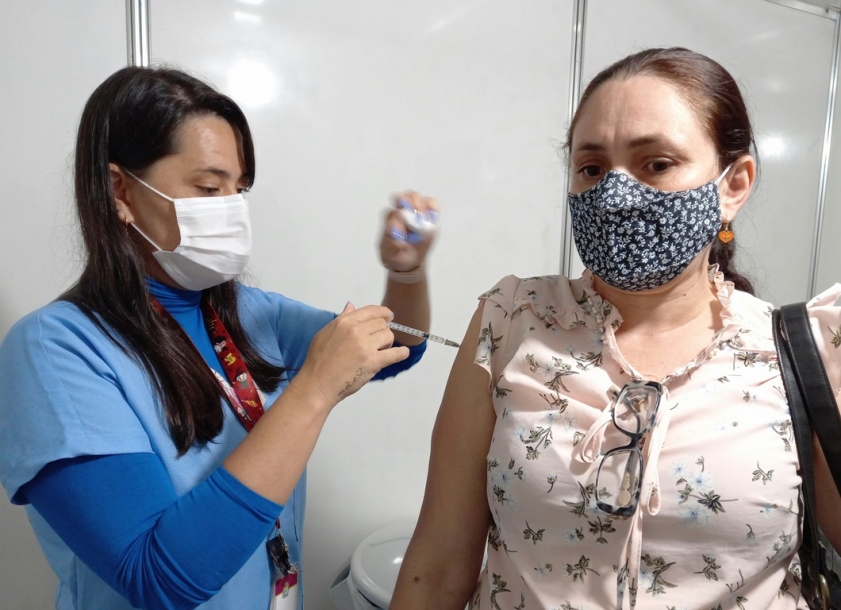 Novo grupo de vacinação em Barueri inclui pessoas de 27 a 25 anos