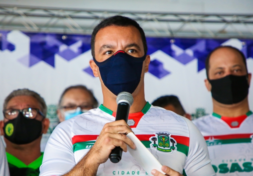 Rogério Lins entrega revitalização do Campo dos Eucaliptos 