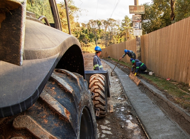 Avançam obras de infraestrutura e pavimentação no bairro da Lagoa