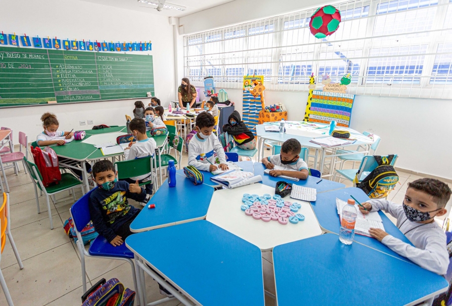 Itapevi oferece 1.254 vagas na Educação a vários profissionais