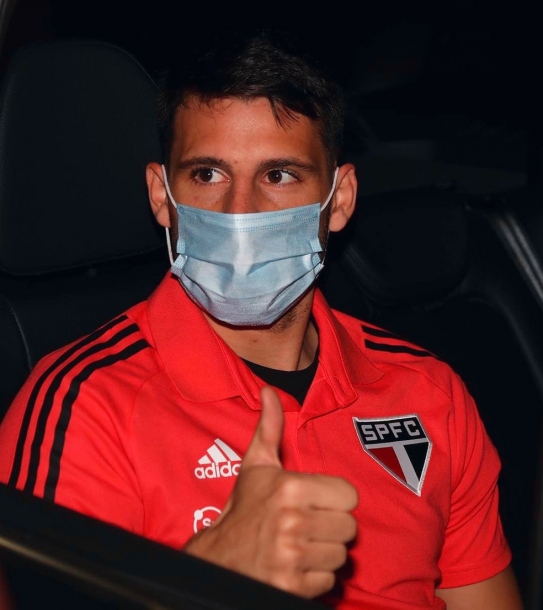 Atacante Jonathan Calleri chega ao país para reforçar o São Paulo 